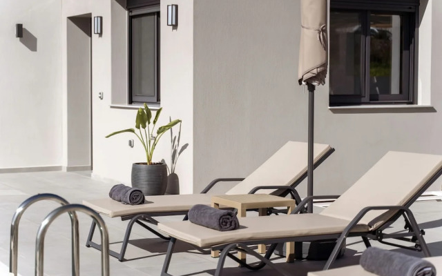 Villa Etoile - With Private Pool and Sauna