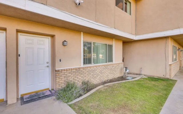 Convenient Bakersfield Townhome With Patio!