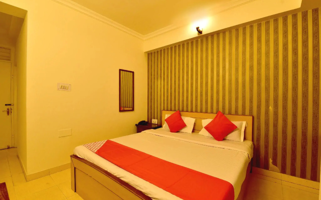 OYO 22915 C M Regency