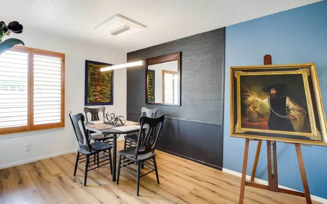 Walkable Dallas Vacation Rental w/ Community Pool!