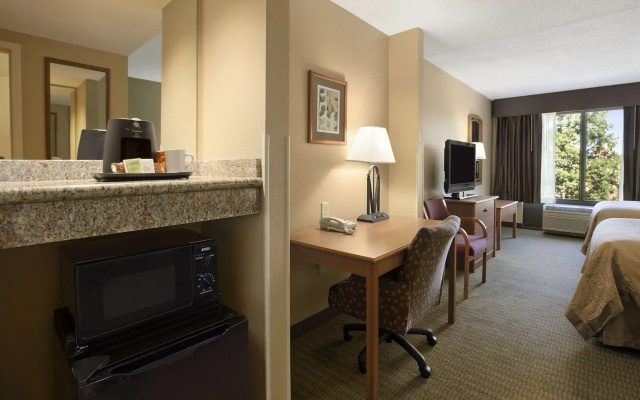 Wingate by Wyndham Little Rock