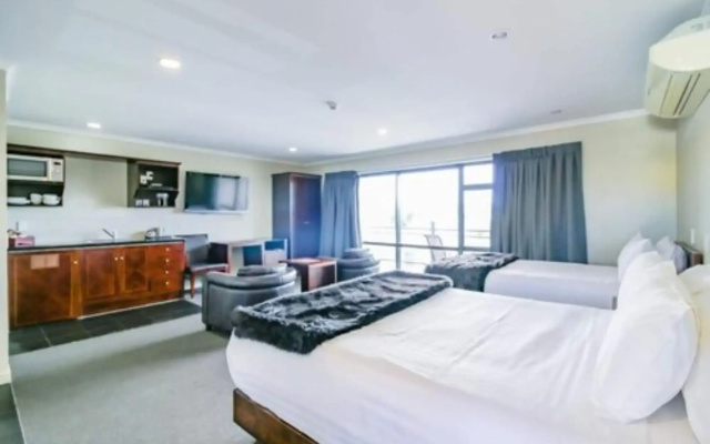 Aotea Motor Lodge