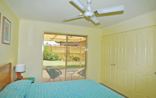 Serrell BY THE SEA - Free Wifi - PET Friendly