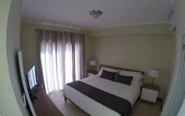 Gold Coast - Beautiful 2 Bedroom Town House