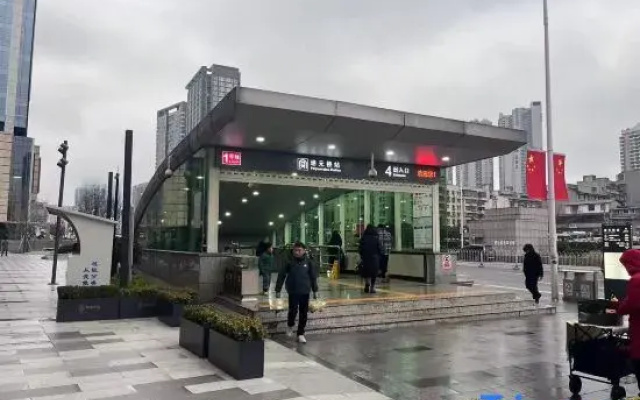Lanjing High Altitude River View Hotel (Wuyi Square Peiyuanqiao Subway Station)