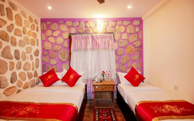 OYO 225 Hotel Fewa Corner