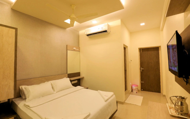 Jayam Hotel
