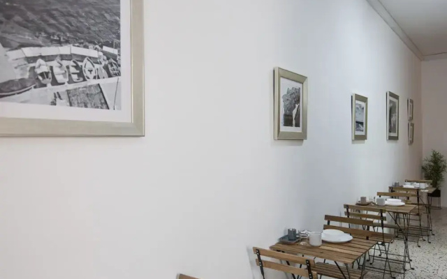 The Burrow City Rooms (Homestay)