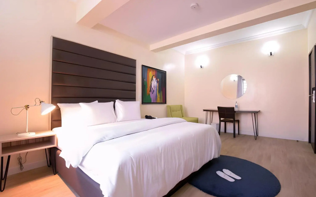 Maple Hotel
