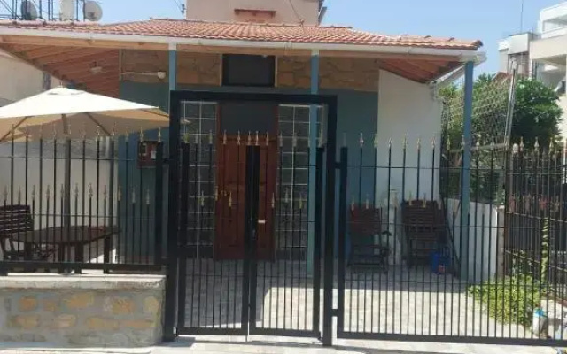 Anna Guesthouse 10 min walk from the beach