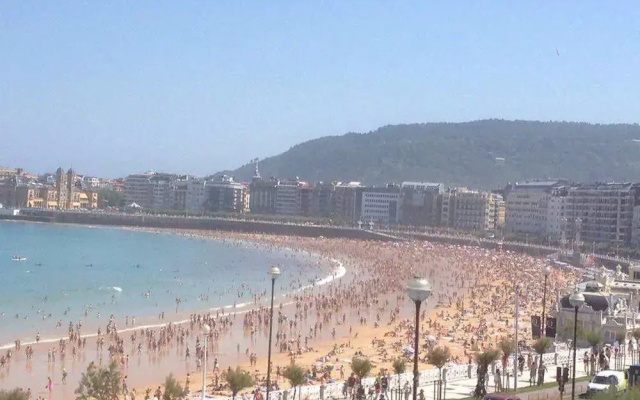 SEAFRONT LUXURY STUDIO - by SanSebastianApartments.es