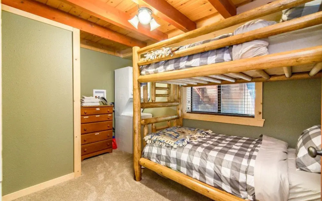 7290 4th Ave Cabin