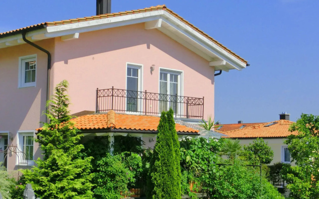 Charming Apartment With Terrace in Deggendorf