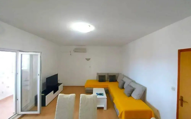 Seaside Okrug Gornji Apartment With Terrace and Patio