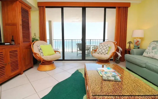 Windrift 410w 2 Bedroom Condo by RedAwning