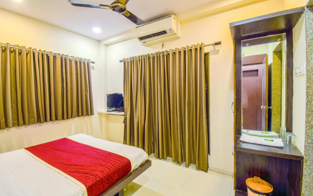 Hotel Vishnupriya Grand