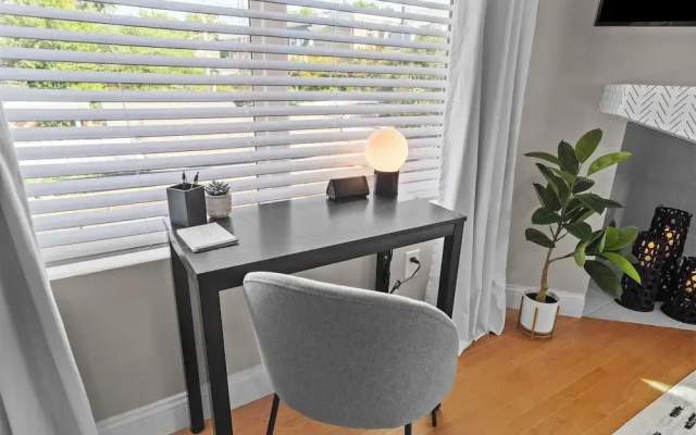 4700 West End Whimsy