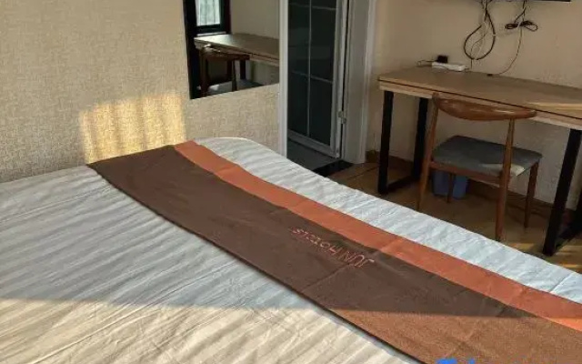 Yunlingge Hotel