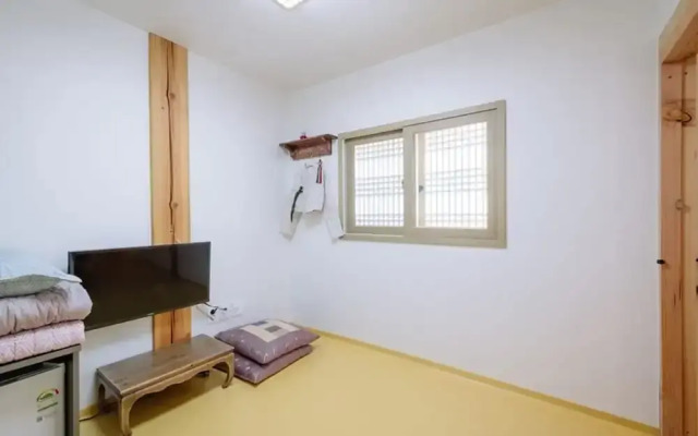 Daegu Seomun Hanok Guesthouse