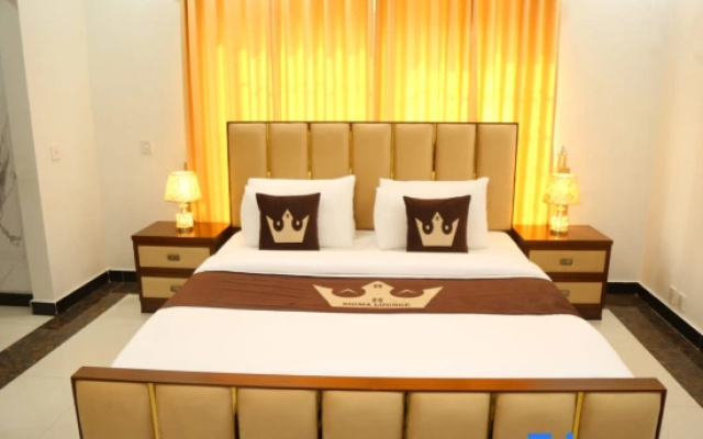 Grand Royal Hotel & Suites