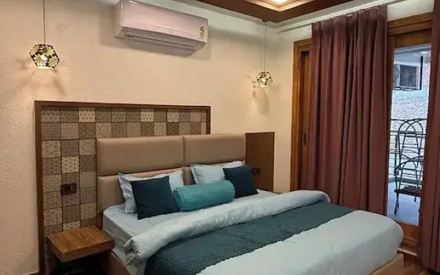 Yes Hotel By The Ganges