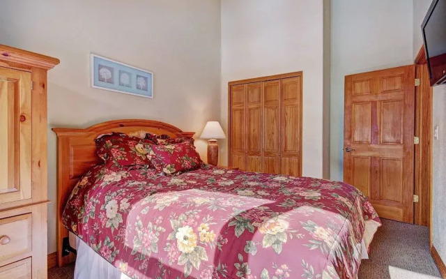 5983 Hidden River Lodge 3 Bedroom Condo by RedAwning