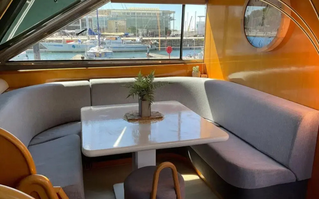 Luxury Yacht in La Rochelle With a Terrace