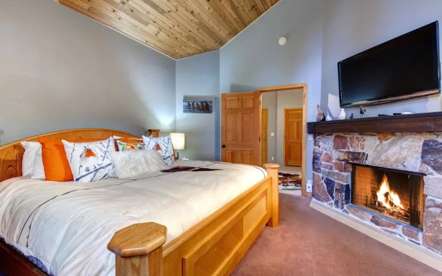 Abode At Ontario Lodge