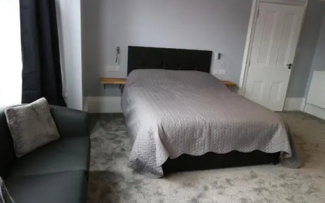 Number 33 Room Only
