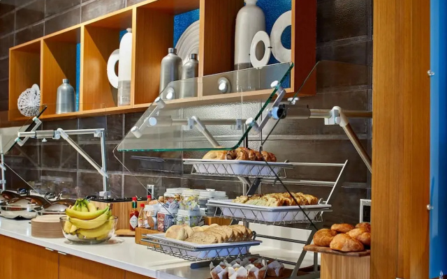 SpringHill Suites Charlotte at Carowinds