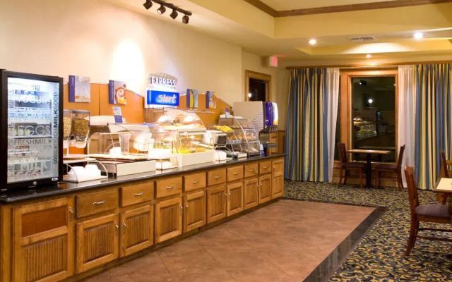 Holiday Inn Express & Suites Jourdanton-Pleasanton