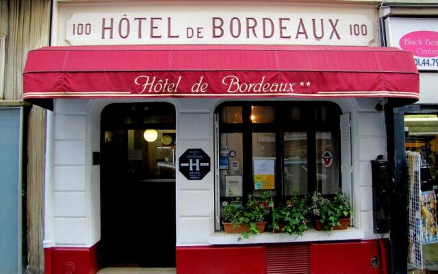 Отель Hôtel De Bordeaux вид на фасад