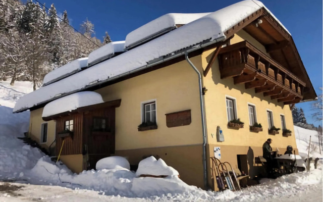 Authentic Holiday Home in Mallnitz&Flattach with panoramic views