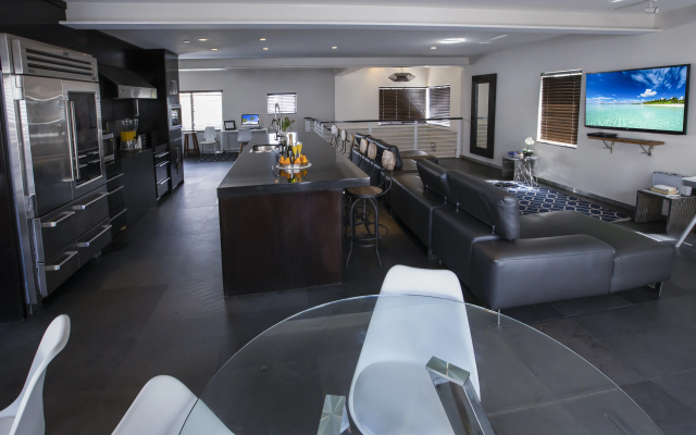 Posh South Beach Hostel