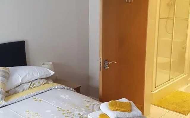 Watford Metro Apartment