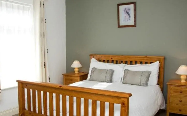 The Rose Garden Bed & Breakfast And Cafe