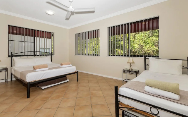 Mediterranean Apartments - Unit 4
