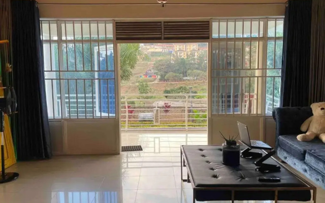 House - Sleeps 6 - Parking - Garden