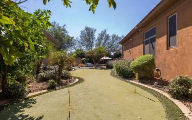 Scottsdale Desert Oasis w/ Pool, Putting Green & Outdoor Lounge Sandflower by Avantstay