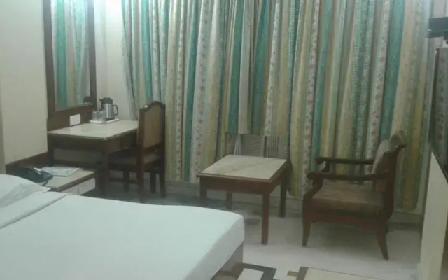 Hotel Aavanaa Inn