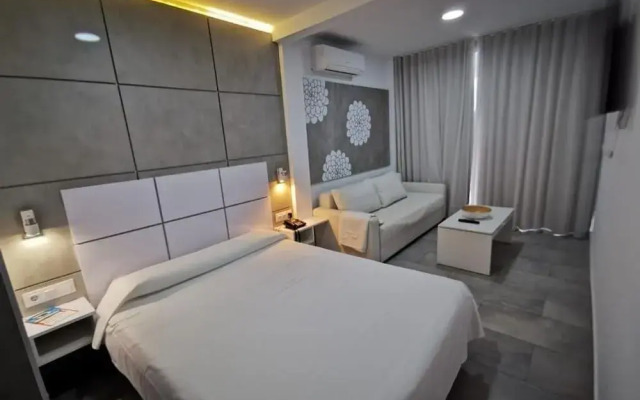 Sol Playa Suites