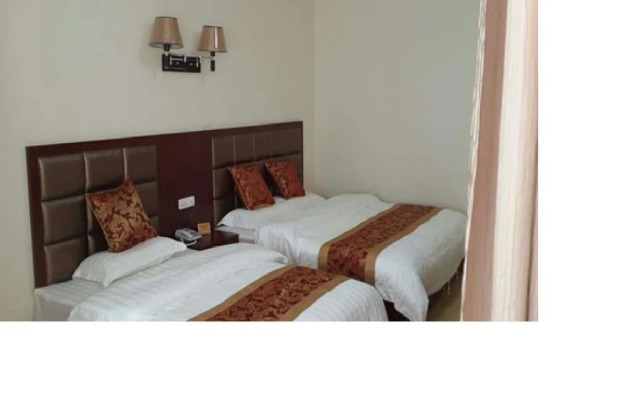 Xianyang Run 8 Business Hotel