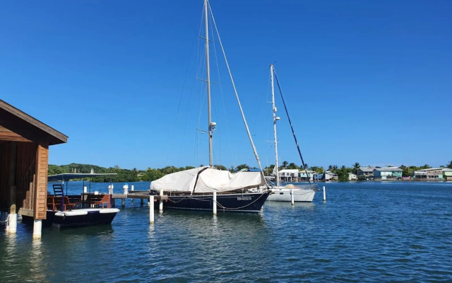 Hotel Roatan Dive And Yacht Club