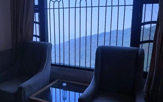 Hotel Grand Hill