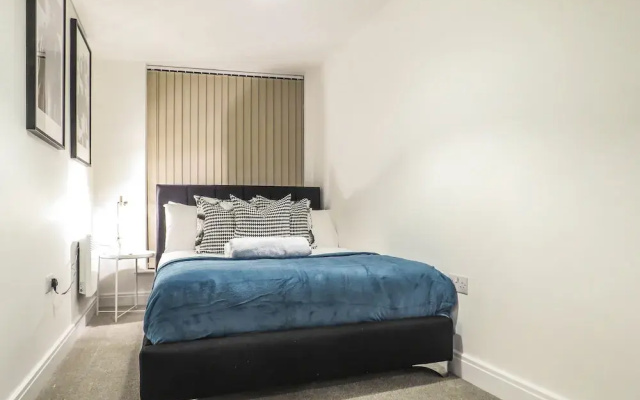 Tudors - JQ Apartments - Double & Twin