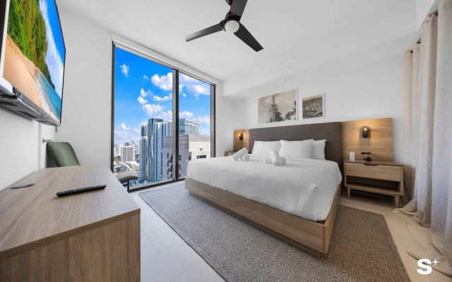 Downtown 1-BD Condo With City Views