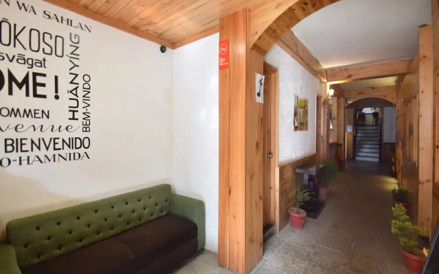 OYO 1430 Hotel Whispering Inn