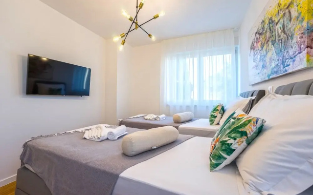 Penthouse Apartment Perla with Jacuzzi