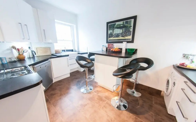 Charming 1-br Upper Holloway Flat For 2