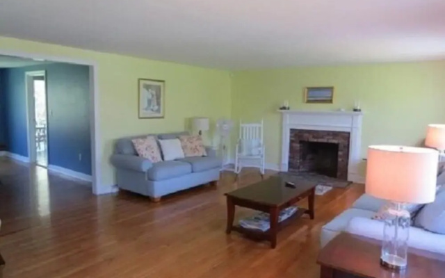 262 Chippingstone - Three Bedroom House